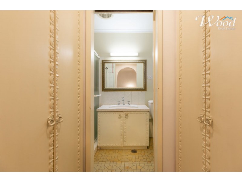 321 Mark Cres, Lavington NSW 2641