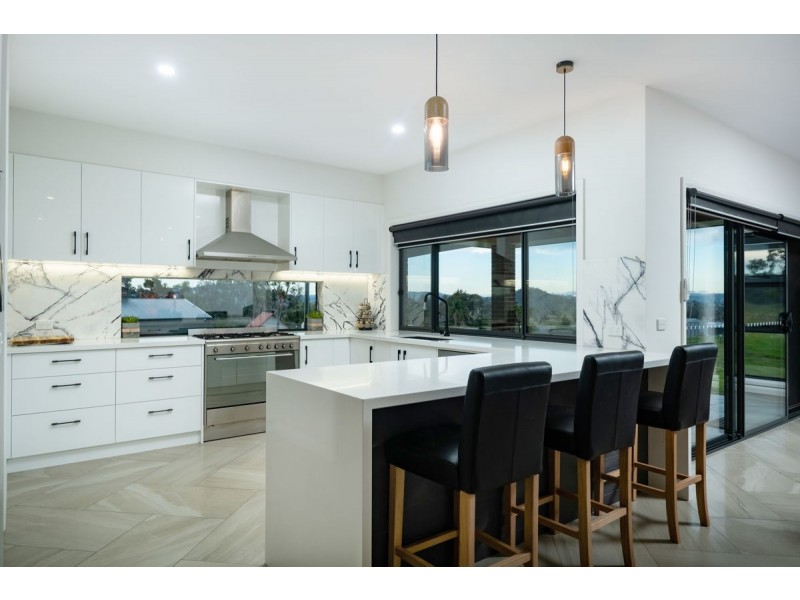 1484 Table Top Road, Table Top NSW 2640