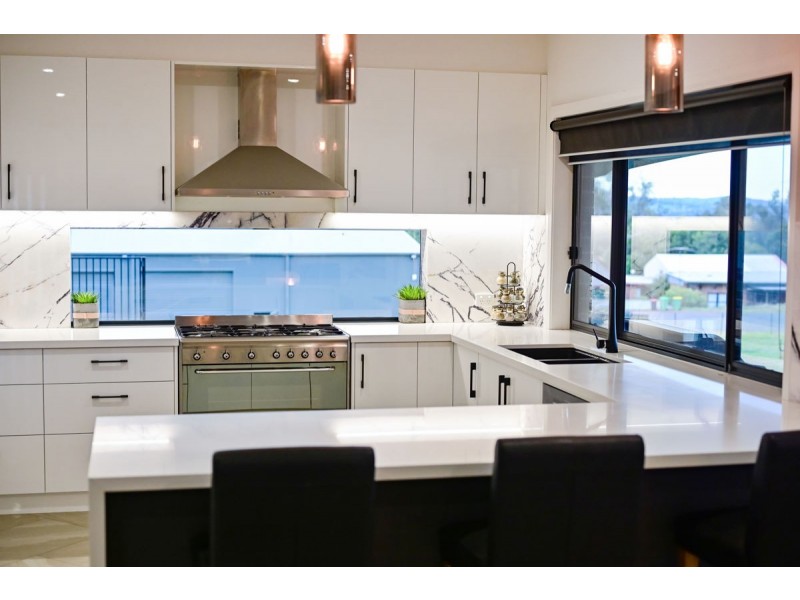 1484 Table Top Road, Table Top NSW 2640