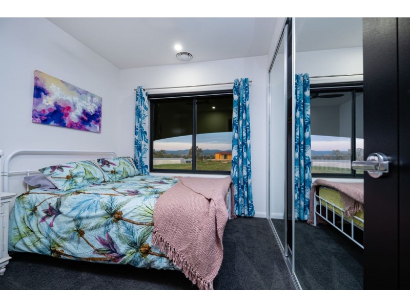 1484 Table Top Road, Table Top NSW 2640