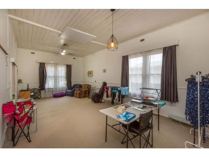 6 Second Ave, Henty NSW 2658