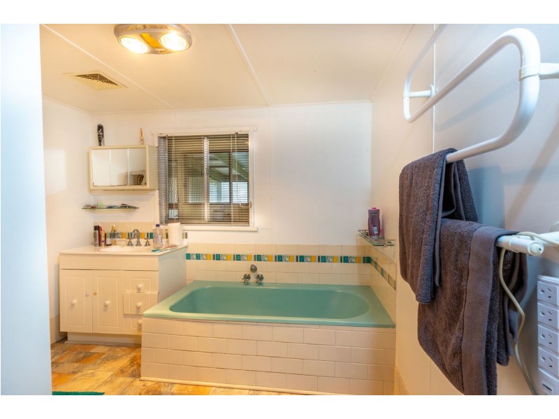 6 Second Ave, Henty NSW 2658