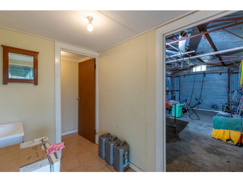 6 Second Ave, Henty NSW 2658