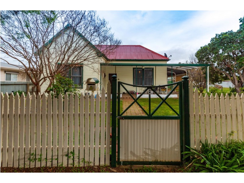 6 Second Ave, Henty NSW 2658