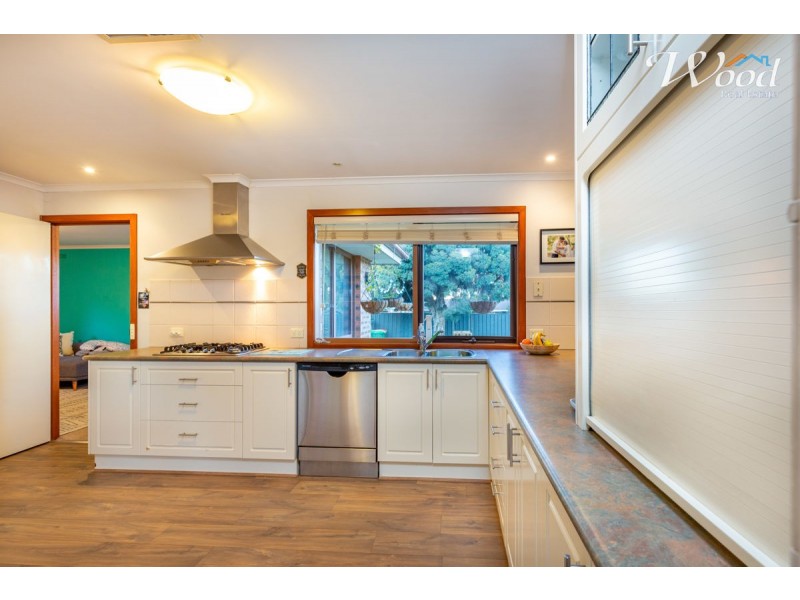 2 Gleneagles Crt, Thurgoona NSW 2640