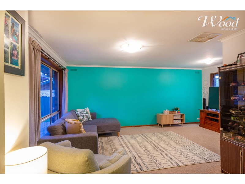 2 Gleneagles Crt, Thurgoona NSW 2640