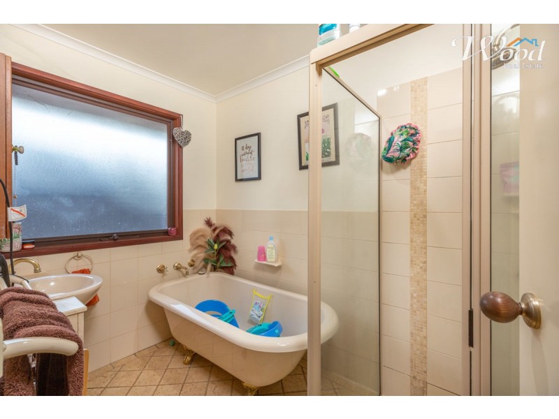 2 Gleneagles Crt, Thurgoona NSW 2640