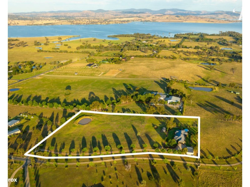 27 Eagle Rise Rd, Table Top NSW 2640