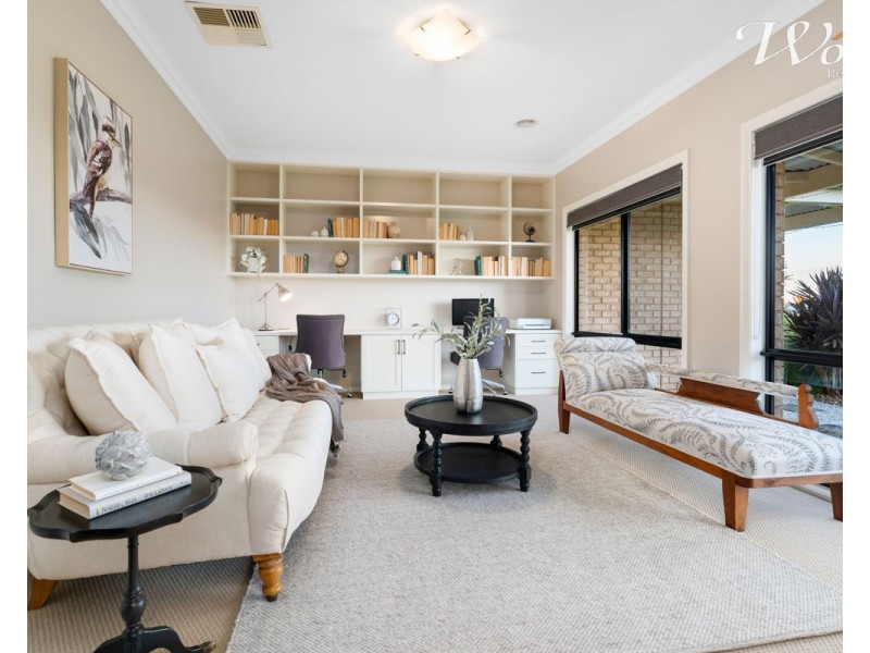 27 Eagle Rise Rd, Table Top NSW 2640
