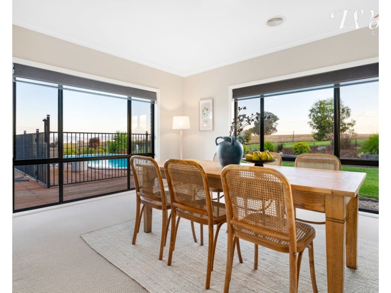 27 Eagle Rise Rd, Table Top NSW 2640