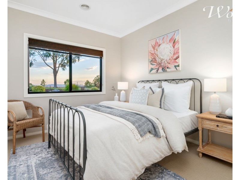 27 Eagle Rise Rd, Table Top NSW 2640
