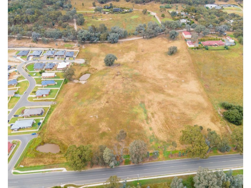 827 Centaur Rd, Hamilton Valley NSW 2641