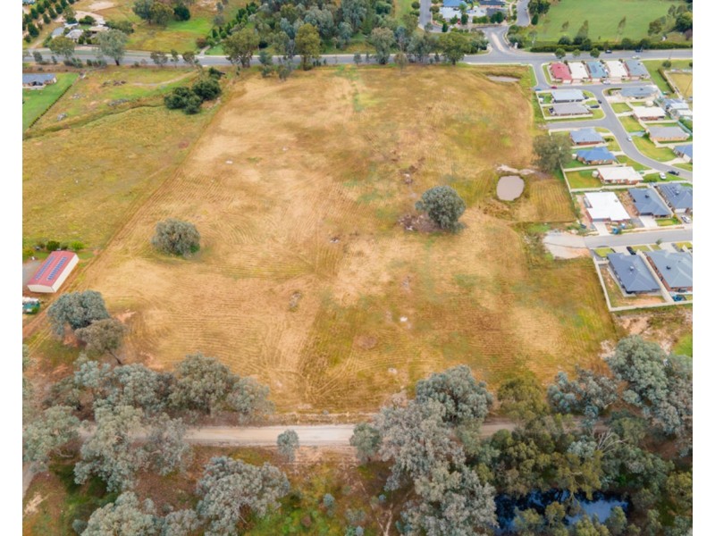 827 Centaur Rd, Hamilton Valley NSW 2641