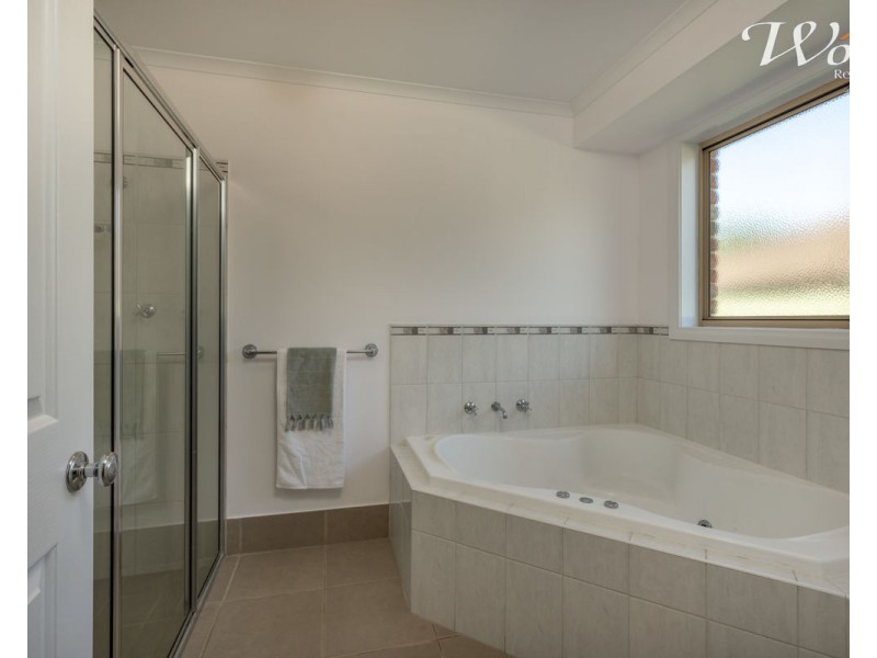 110 Dryandra Way, Thurgoona NSW 2640