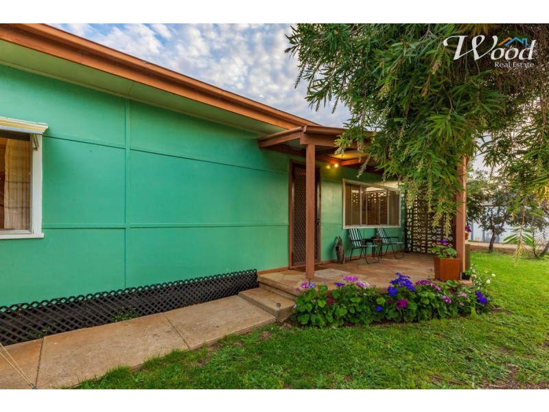 1 Douglas St, Culcairn NSW 2660