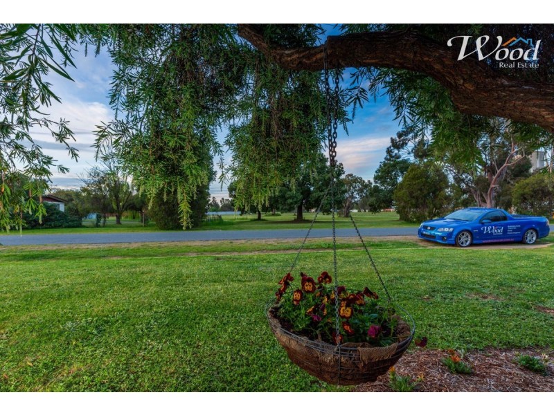 1 Douglas St, Culcairn NSW 2660