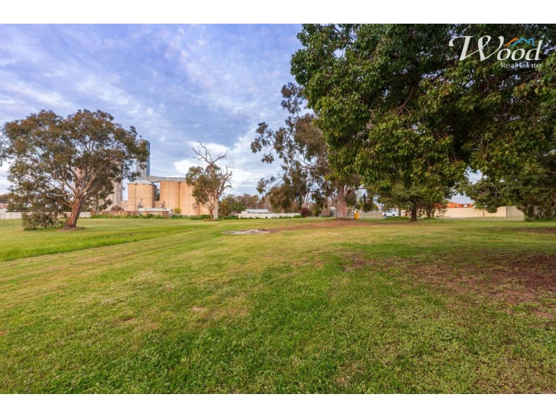 1 Douglas St, Culcairn NSW 2660