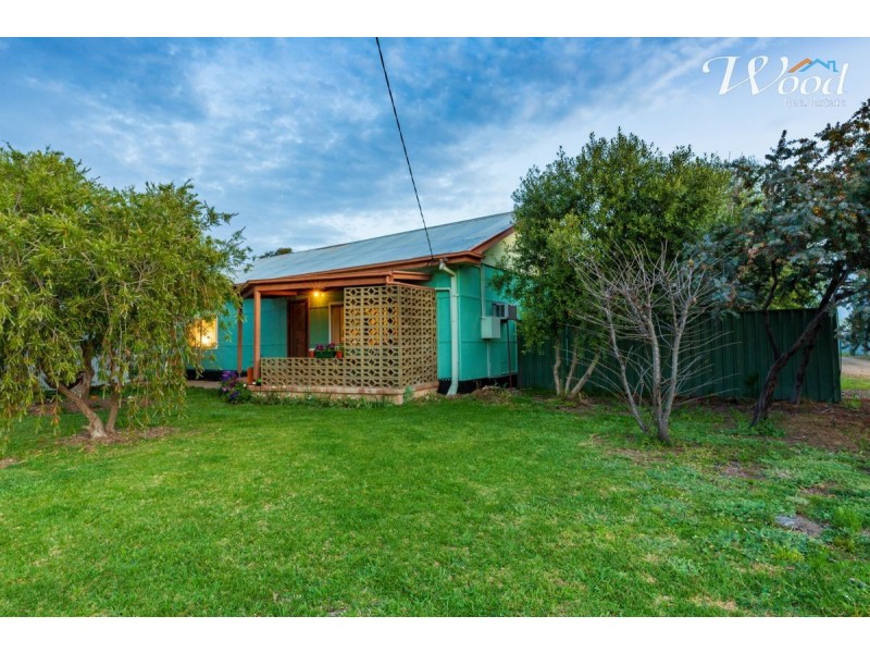 1 Douglas St, Culcairn NSW 2660