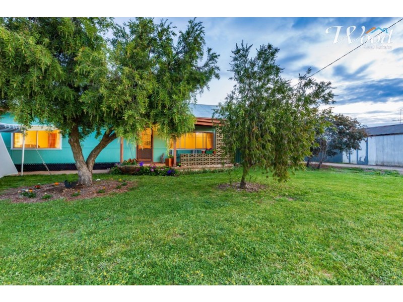 1 Douglas St, Culcairn NSW 2660