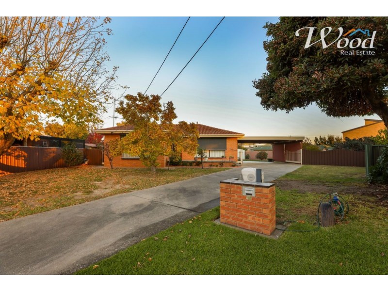 388 Robert Crt, Lavington NSW 2641