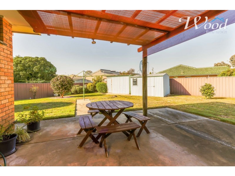 388 Robert Crt, Lavington NSW 2641