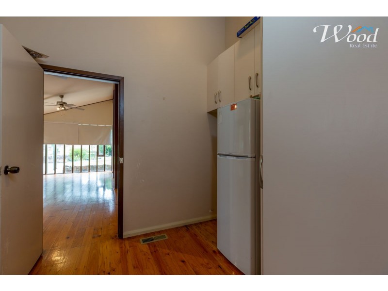 396 Reservoir Rd, Lavington NSW 2641