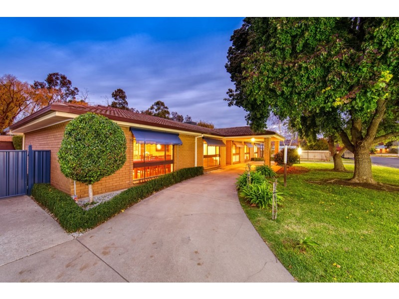 526 Lyne Street, Lavington NSW 2641