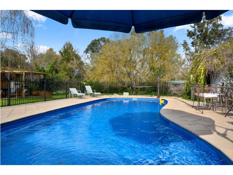 526 Lyne Street, Lavington NSW 2641