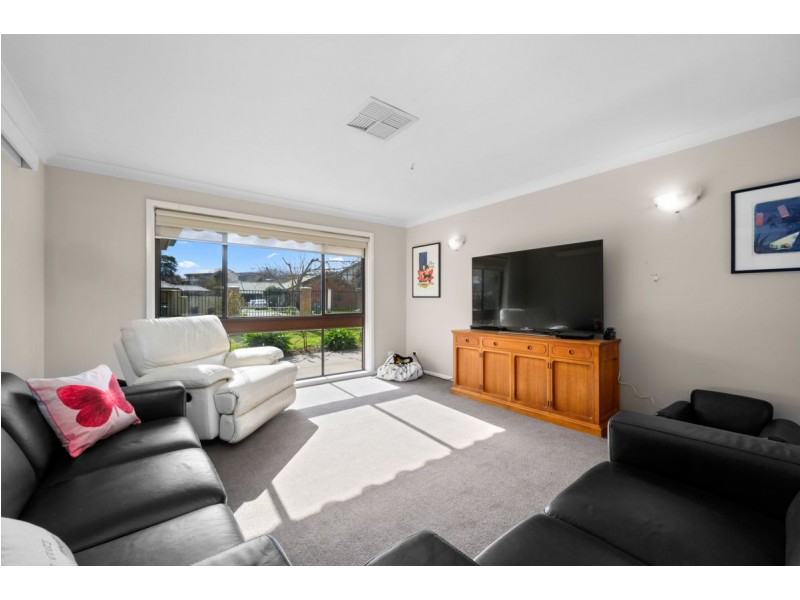 526 Lyne Street, Lavington NSW 2641