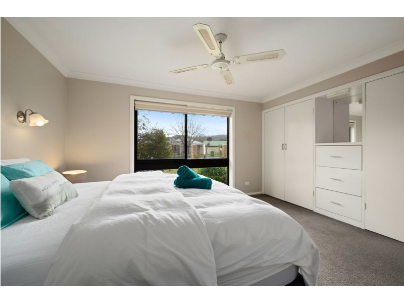 526 Lyne Street, Lavington NSW 2641