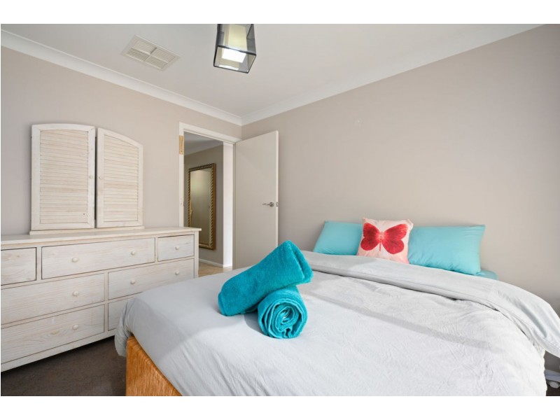 526 Lyne Street, Lavington NSW 2641