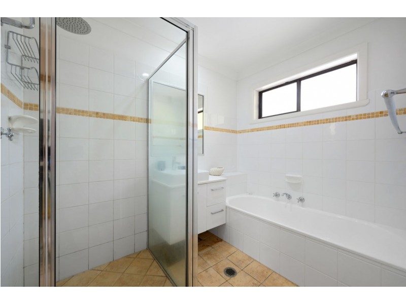 526 Lyne Street, Lavington NSW 2641