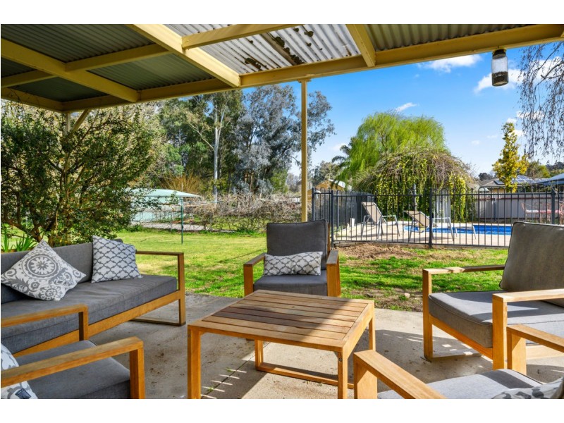 526 Lyne Street, Lavington NSW 2641