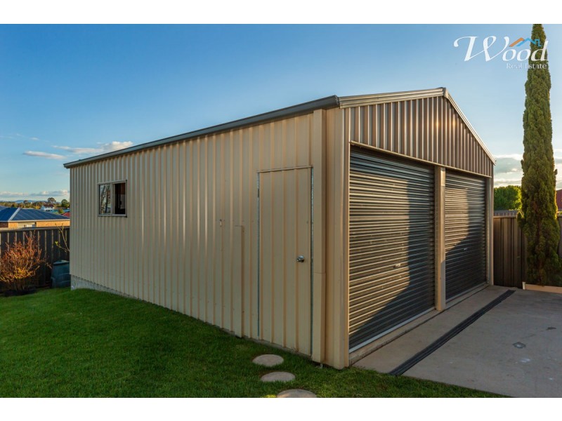 193 Kaitlers Rd, Lavington NSW 2641