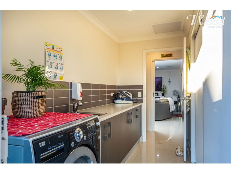 193 Kaitlers Rd, Lavington NSW 2641