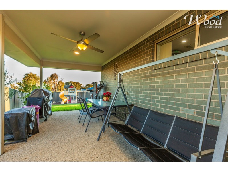 193 Kaitlers Rd, Lavington NSW 2641