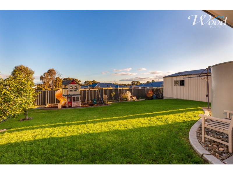 193 Kaitlers Rd, Lavington NSW 2641