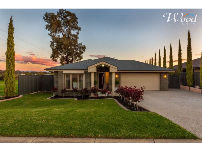 193 Kaitlers Rd, Lavington NSW 2641