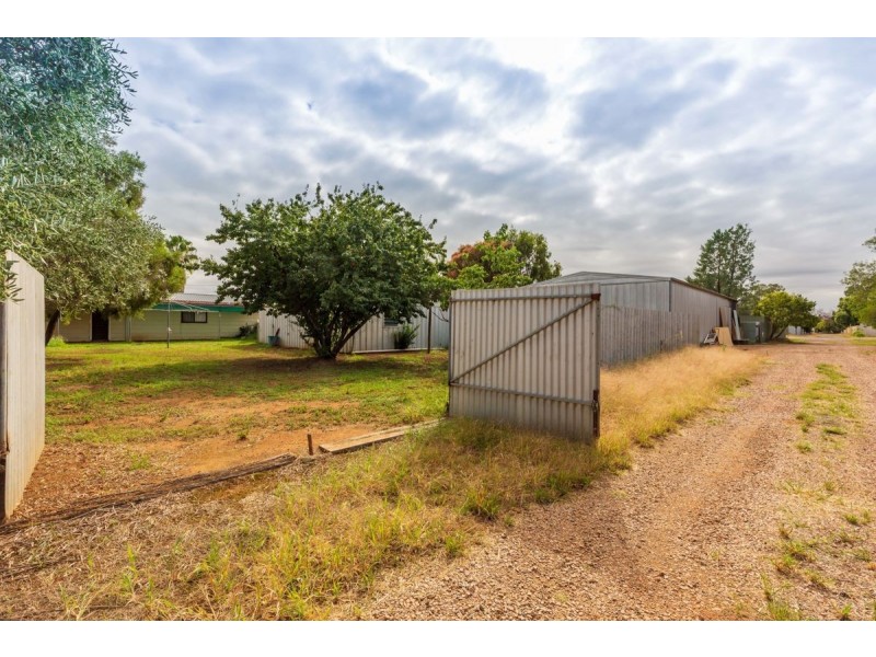 6 Third St, Henty NSW 2658