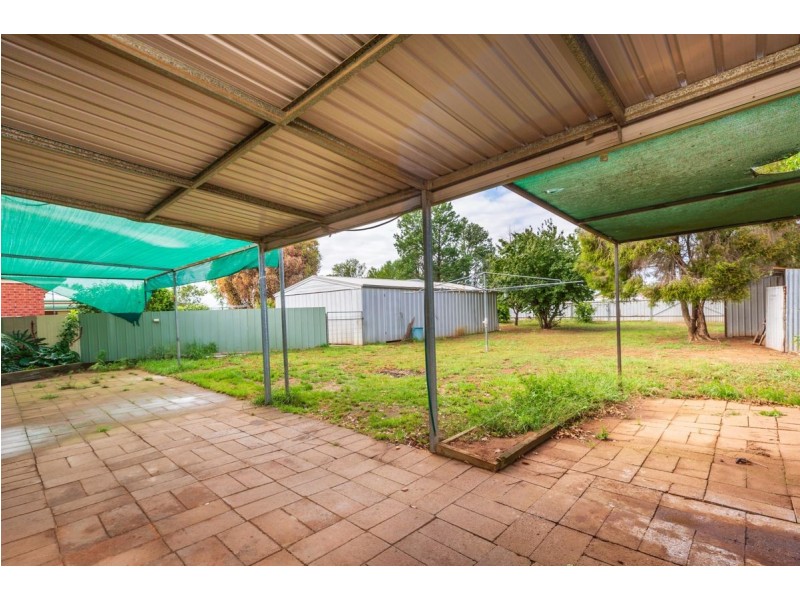 6 Third St, Henty NSW 2658