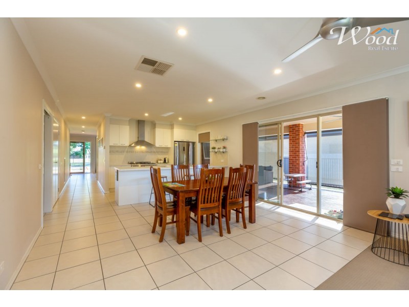 580 Manns St, Lavington NSW 2641