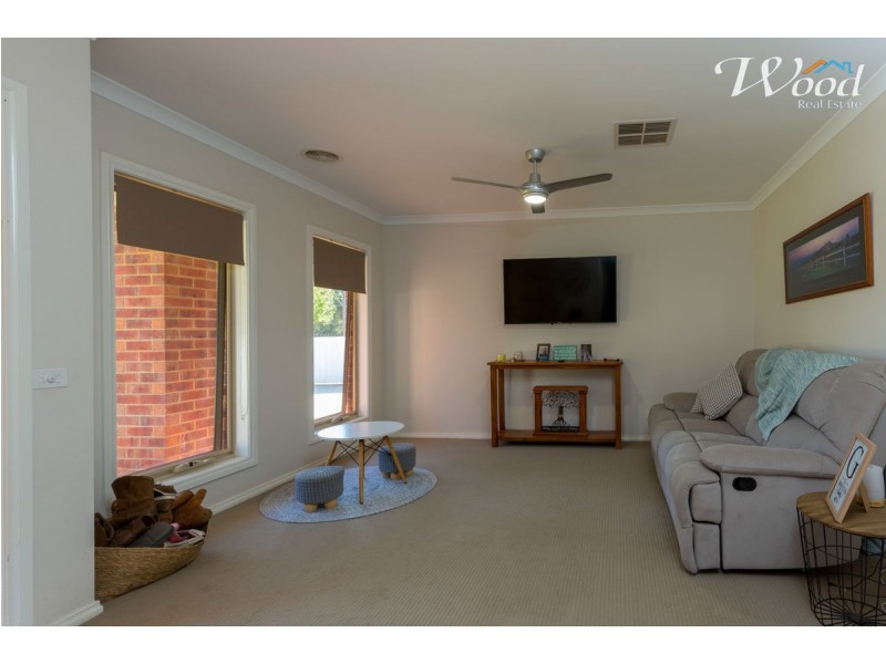 580 Manns St, Lavington NSW 2641