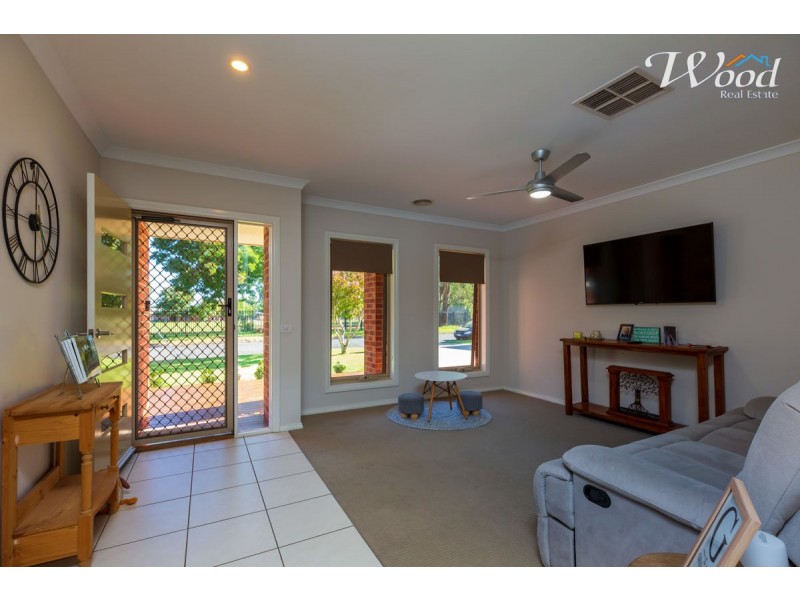 580 Manns St, Lavington NSW 2641