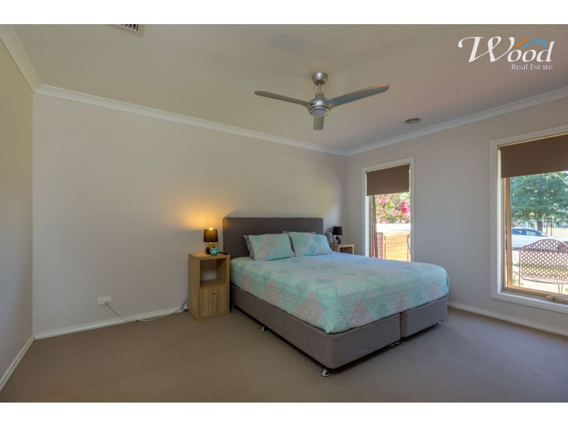 580 Manns St, Lavington NSW 2641