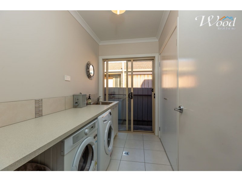 580 Manns St, Lavington NSW 2641