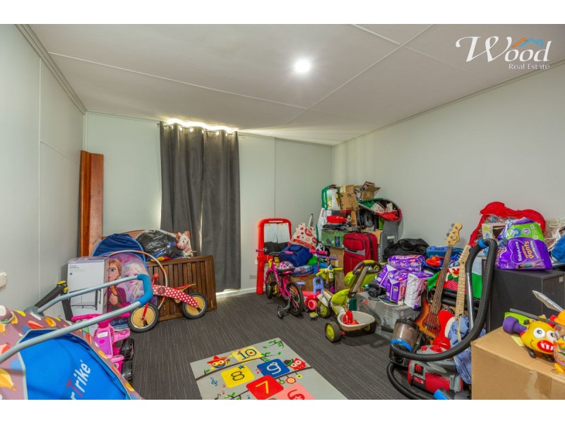 15 Sladen St, East, Henty NSW 2658