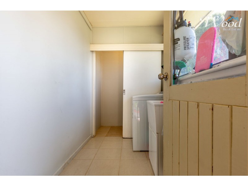 15 Sladen St, East, Henty NSW 2658