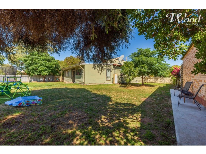 15 Sladen St, East, Henty NSW 2658