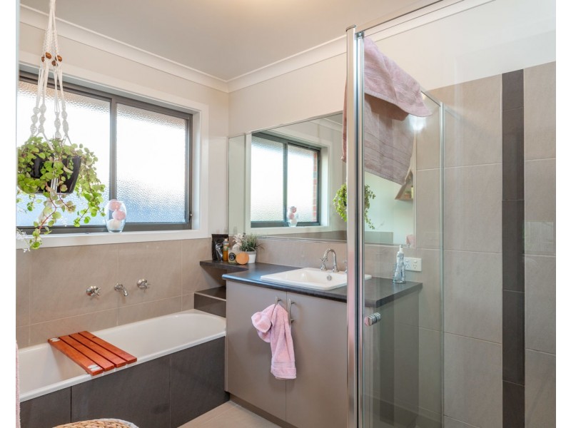 157 Whitebox Circ, Thurgoona NSW 2640