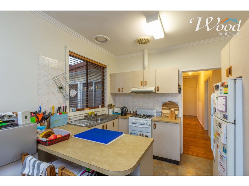 423 Nowland Ave, Lavington NSW 2641